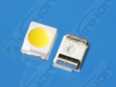 【厂家直销】3528白光贴片led(发光二级管)  4-5LM led led灯珠