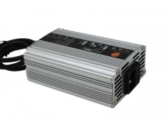 直销24V3A铁锂电池电动工具 模型高端航模电瓶车电动车充电器