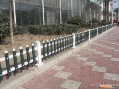 厂家供应PVC草坪护栏 塑钢护栏 塑钢栅栏 PVC园艺护栏 锌钢草坪栅栏