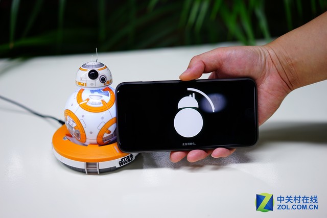 原力觉醒卖萌神器 星战BB-8机器人评测 