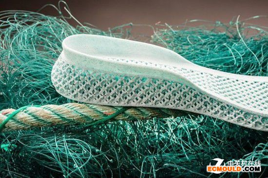 阿迪达斯使用海洋垃圾3D打印环保运动鞋 